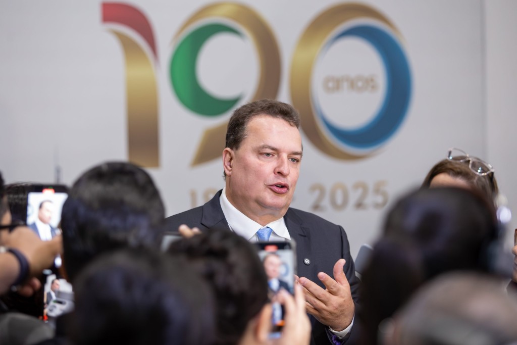 Max Russi marca os 190 anos da ALMT com discurso de responsabilidade